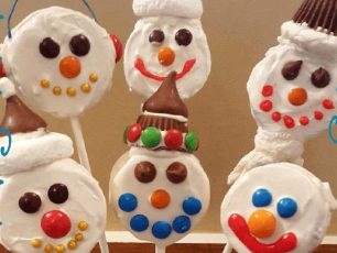 HOW TO MAKE SNOWMAN COOKIE POPS!